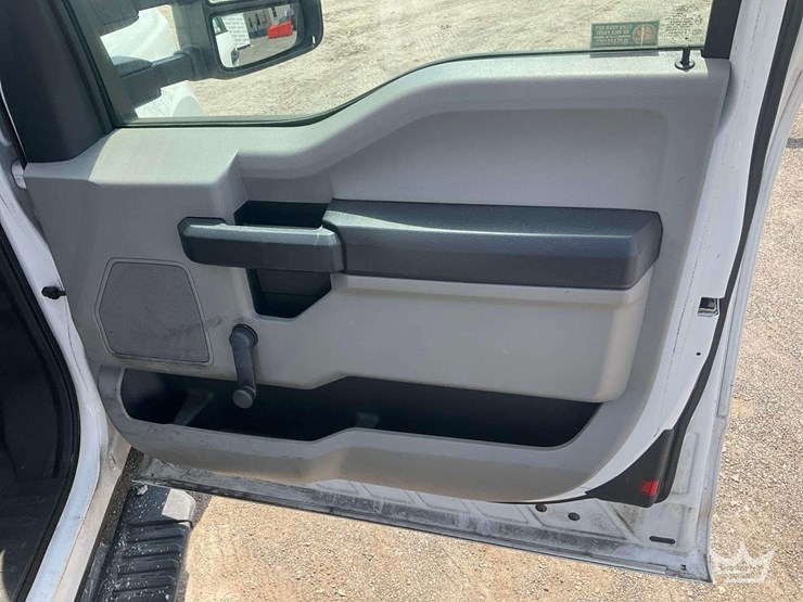 2017-ford-f350-image-29