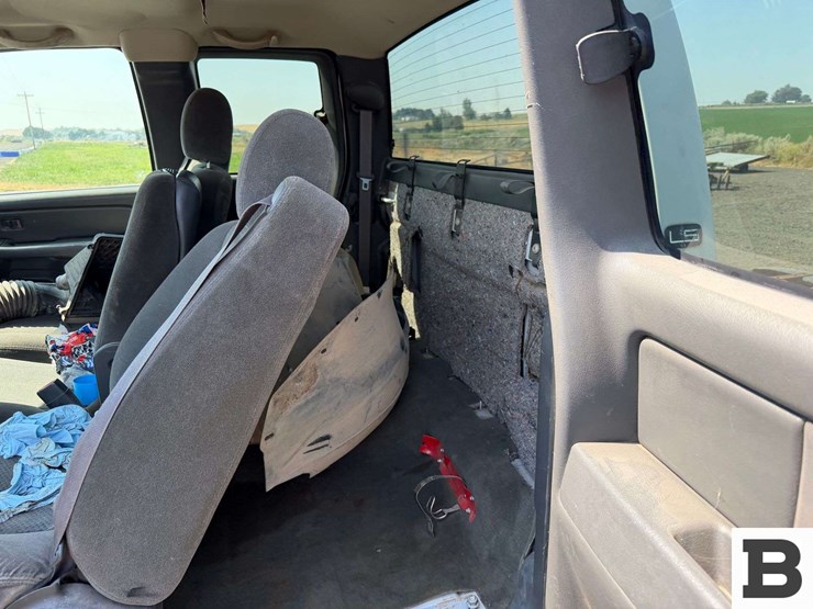 2005-chevrolet-silverado-2500hd-image-16