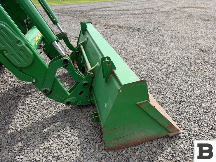 2015-john-deere-6210r-image-56