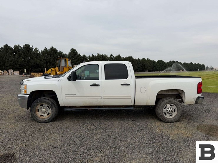 2012-chevrolet-silverado-2500hd-image-2
