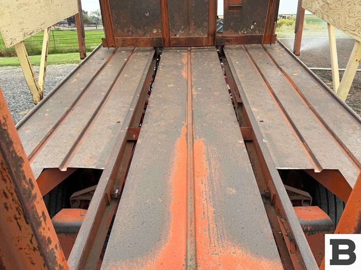 new-holland-1032-image-20