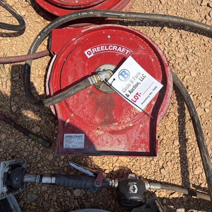 REELCRAFT HOSE REEL W/ HOSE