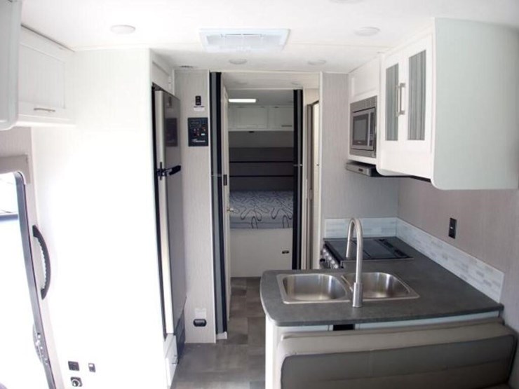2021-coachmen-pursuit-class-a-motorhome-1f64f5dn1m-image-128
