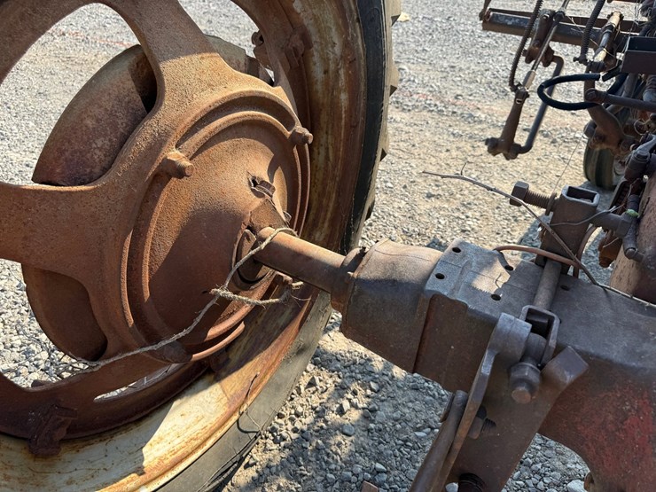 ford-tractor-image-13