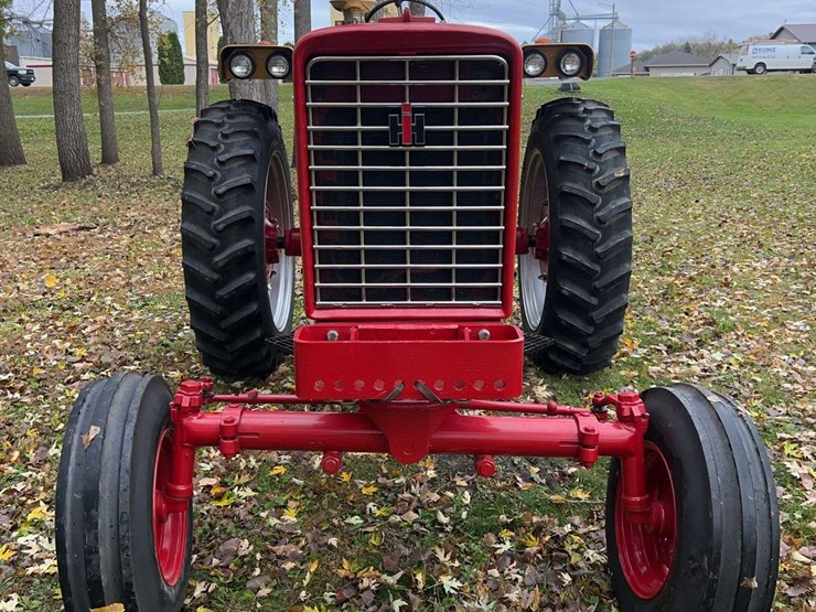 1970-farmall-544-hydro-gas-row-crop-golden-demonstrator-image-8