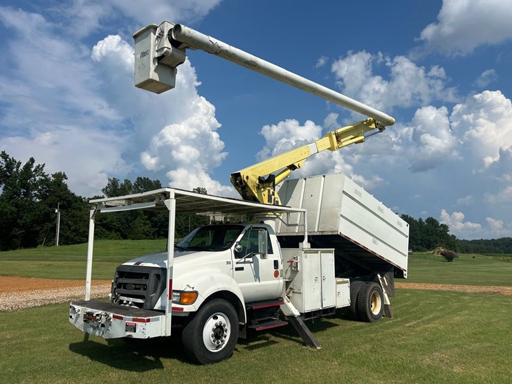 2004-ford-f750-image-1
