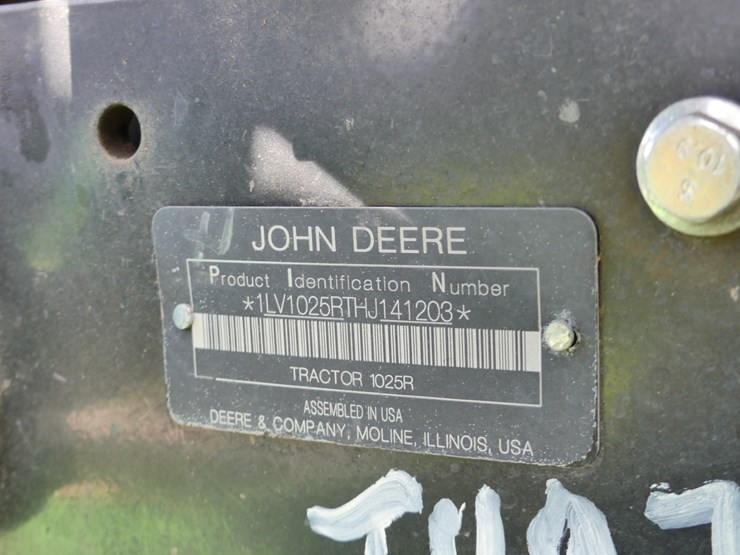 2021-john-deere-1025r-image-18