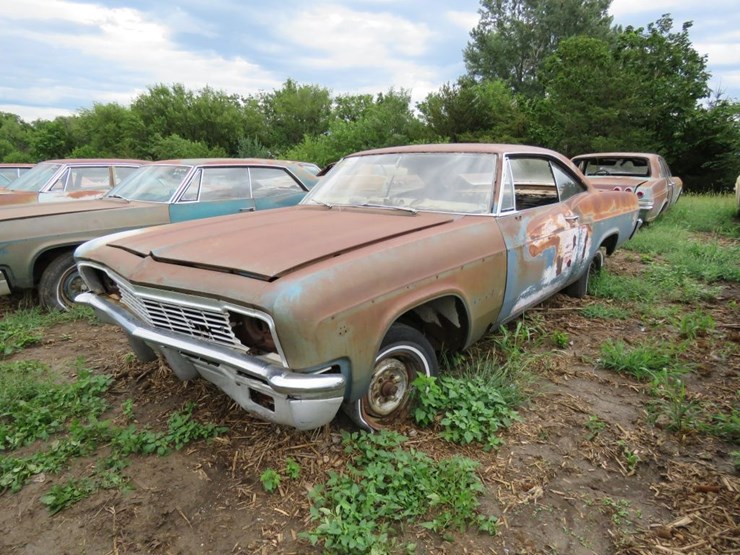 1966-chevrolet-impala-ss-2dr-ht-image-1