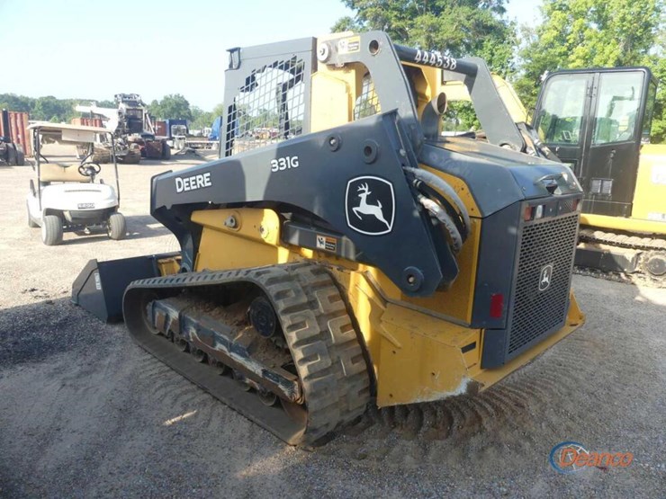 2023-deere-331g-image-3