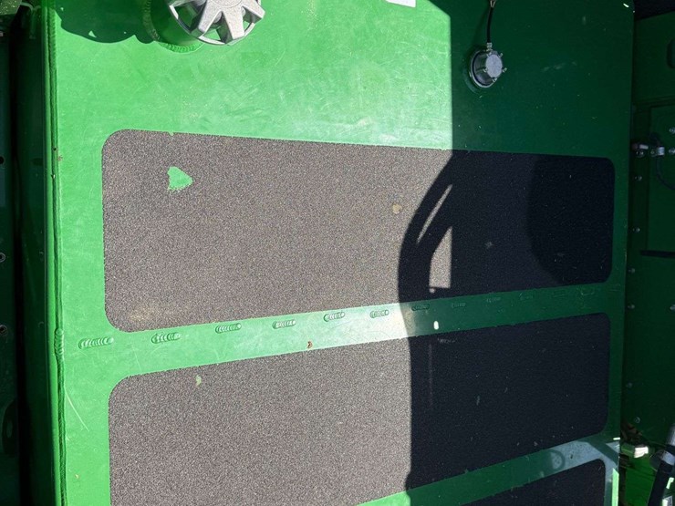 2014-john-deere-s660-image-52