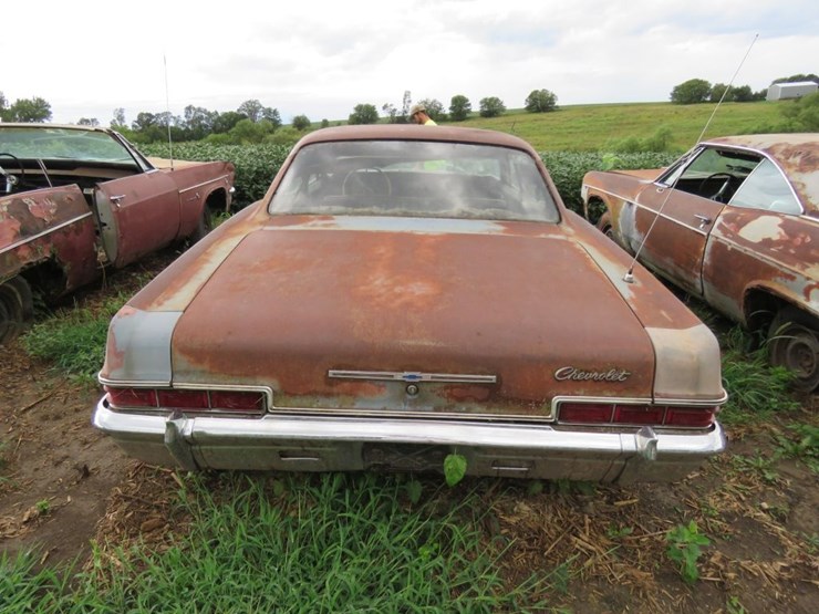 1966-chevrolet-impala-4dr-sedan-image-5