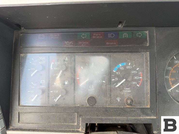 1997-gmc-w5500-image-40