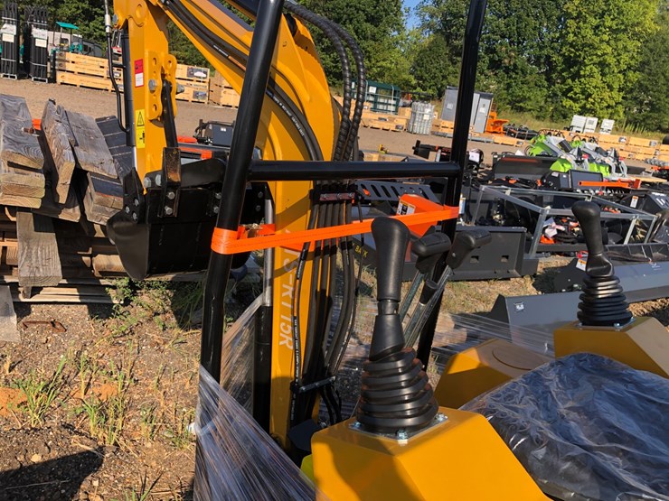 #26-•-ats---rt15r-mini-excavator-image-3