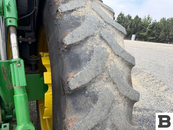 2015-john-deere-6210r-image-42