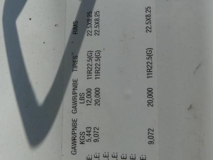 2012-freightliner-m2-106-image-19