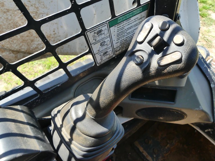 2023-bobcat-t770-image-16