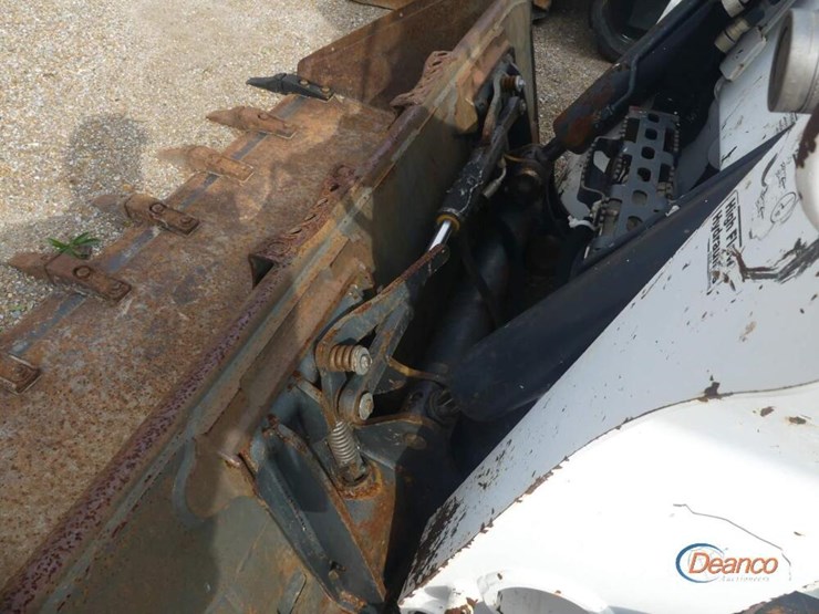 2022-bobcat-t740-image-12