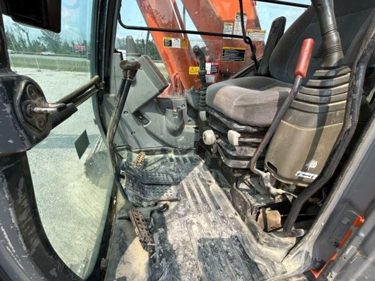 2007-hitachi-zx225us-lc-image-15