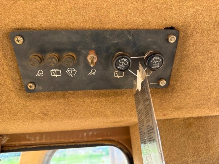 caterpillar-953b-image-19