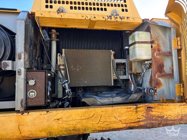 deere-330c-lc-image-14