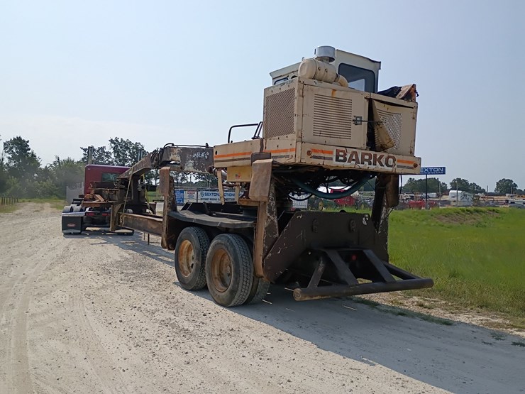 #26282-•-barko-log-picker-trailer-image-5