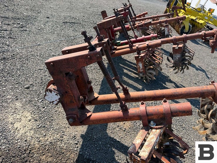 15'-lilliston-rolling-cultivator-toolbar-image-14