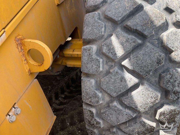 2016-deere-524k-image-30
