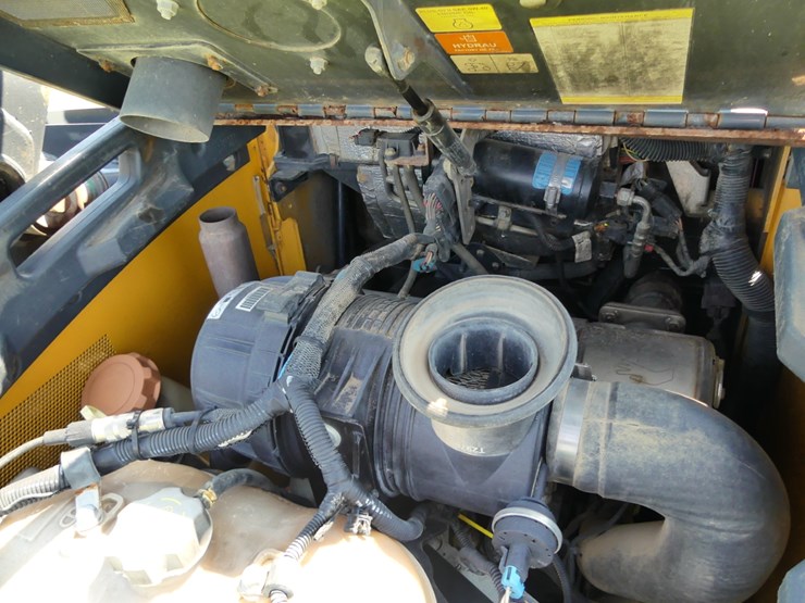 2020-deere-312gr-image-9