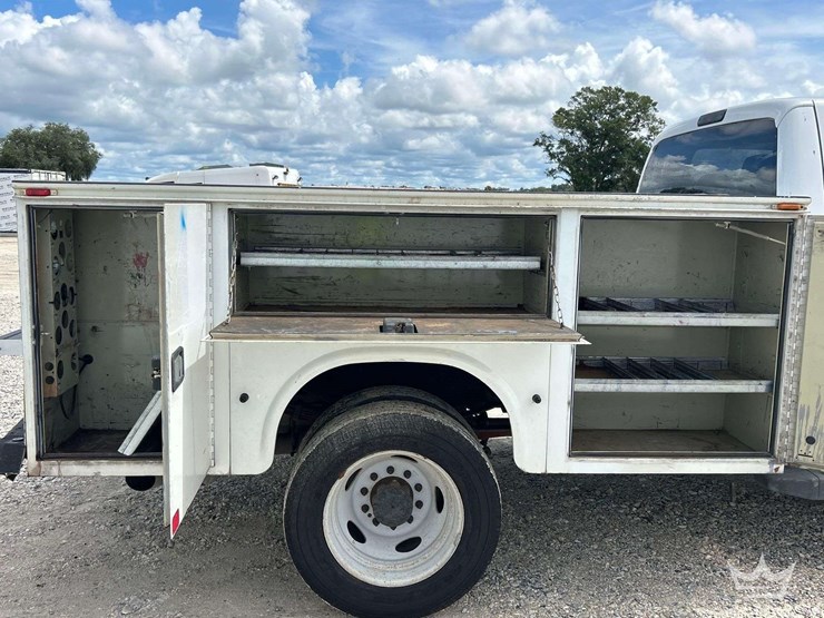 2016-ford-f550-image-12