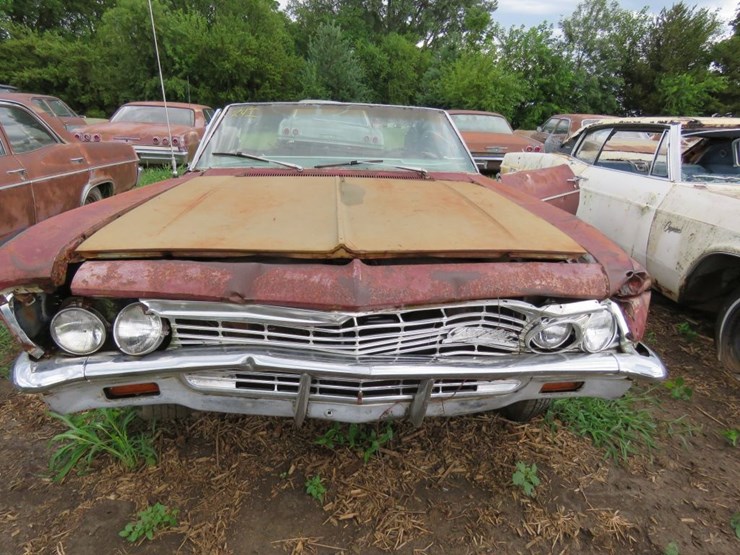 1966-chevrolet-impala-convertible-image-2
