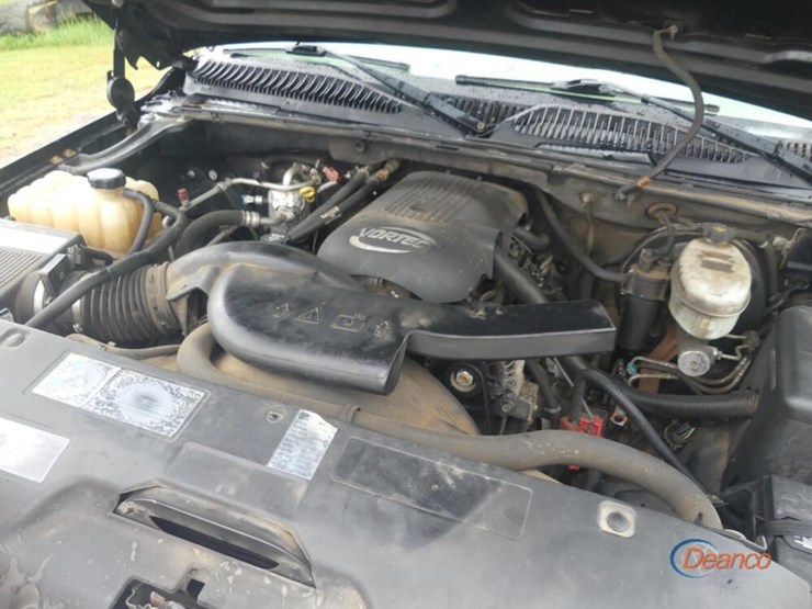 2003-chevrolet-tahoe-image-3