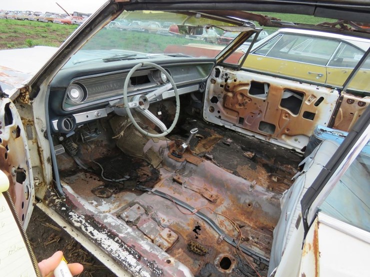 1965-chevrolet-impala-ss-2dr-ht-image-10