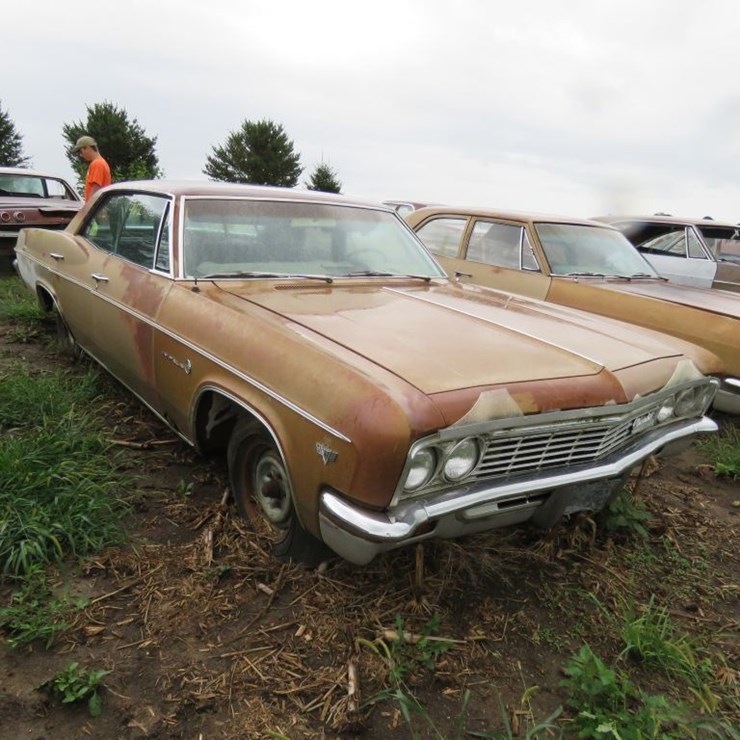 1966 Chevrolet Impala 4dr HT