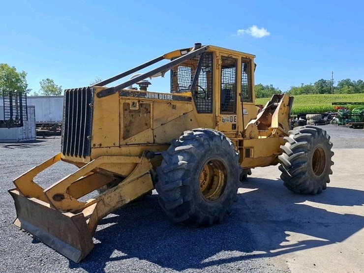 1993-deere-640e-image-1