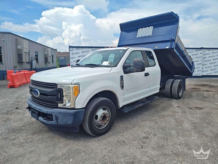 2017-ford-f350-image-1