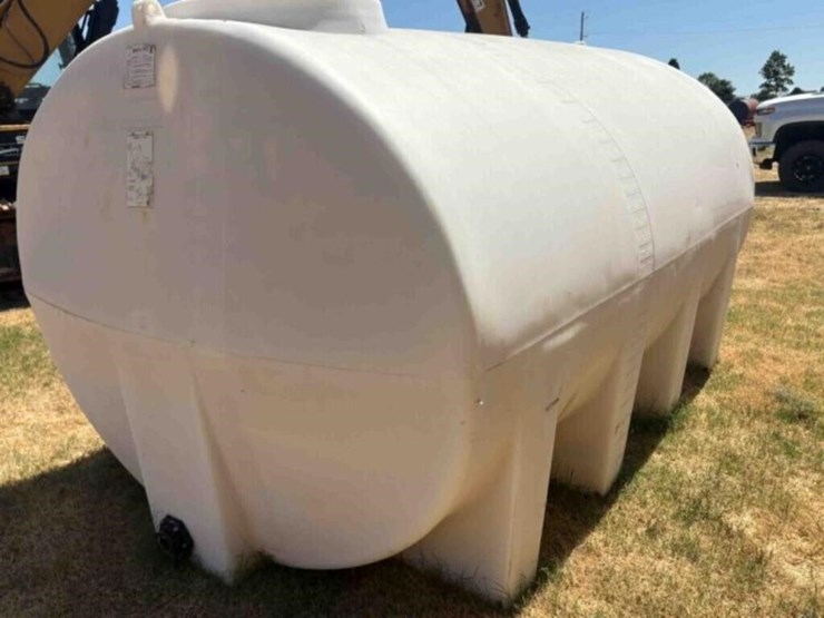endurplas-2500-gallon-polly-water-tank-image-4
