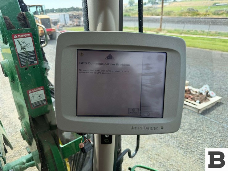 2015-john-deere-6210r-image-80