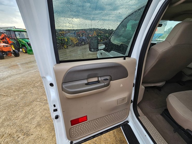 2004-ford-f450-xlt-image-32