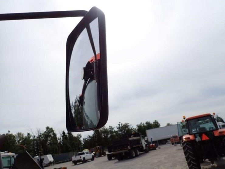 2021-kubota-m4-071-image-31