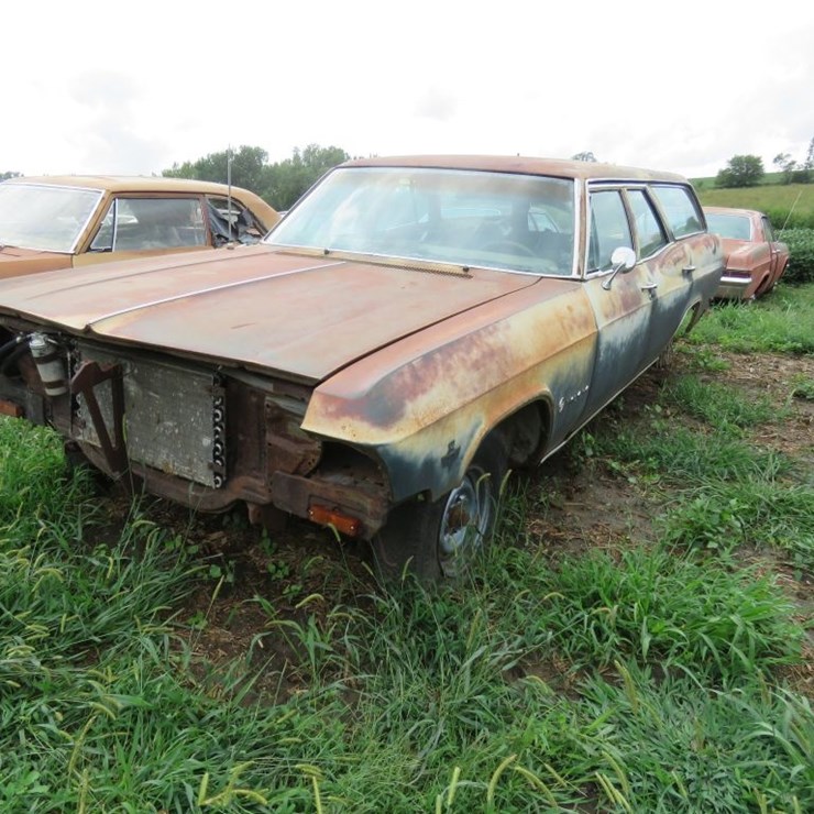 1965 Chevrolet Impala 4dr Wagon