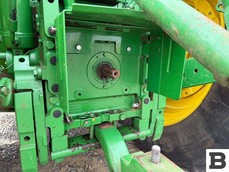2015-john-deere-6210r-image-33