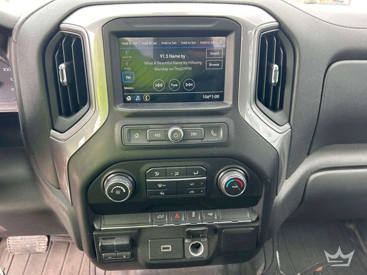 2019-chevrolet-silverado-1500-image-18