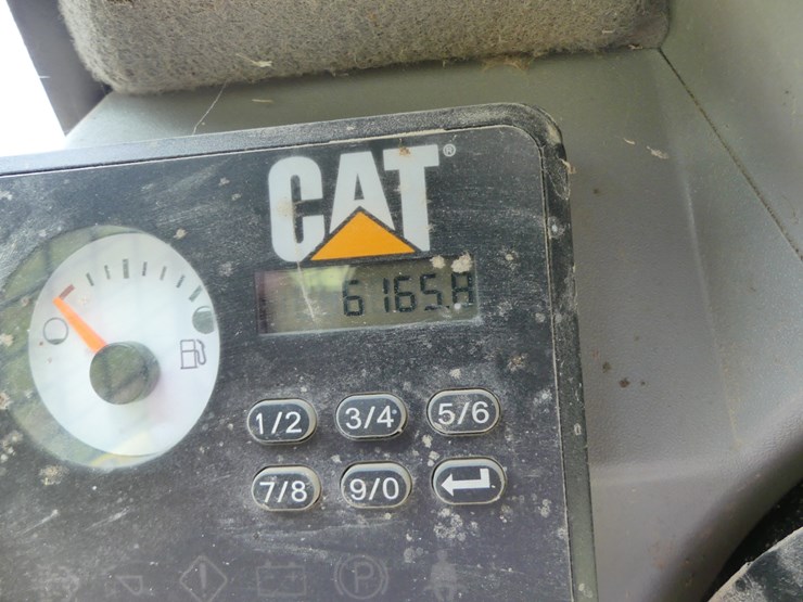 2015-caterpillar-262d-image-17