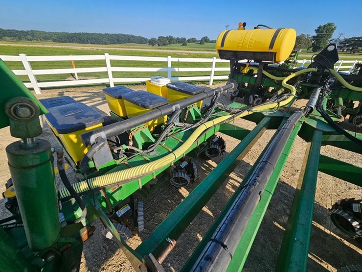 john-deere-1770-image-17