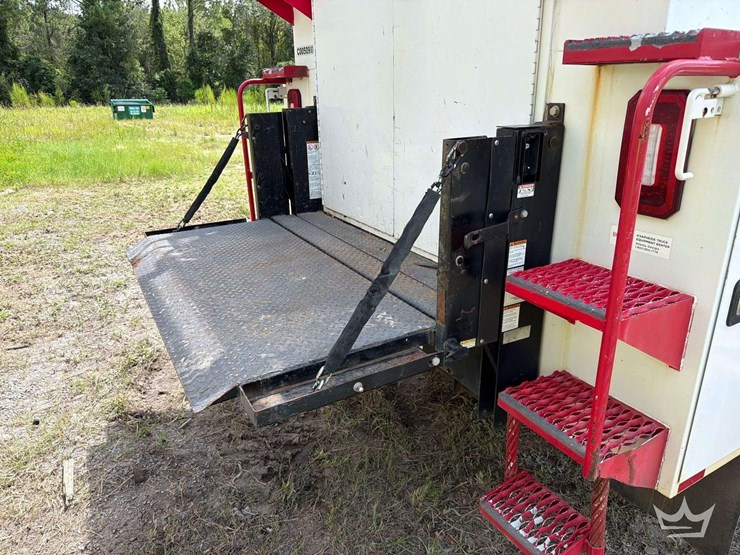 2019-ford-f550-image-21