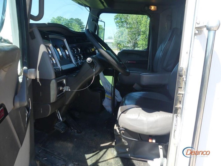 2009-kenworth-t800-image-16