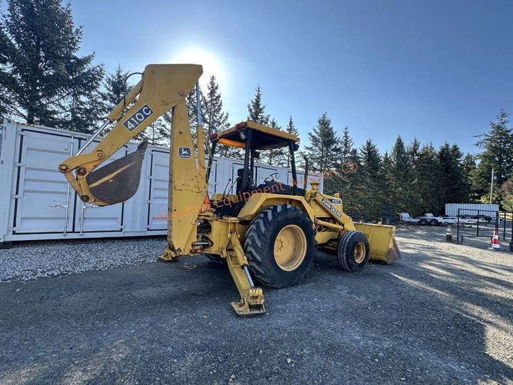 deere-410c-image-45