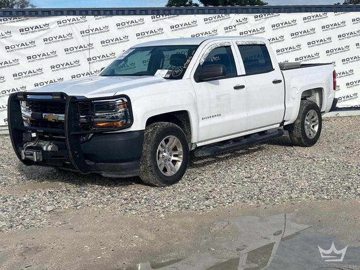 2018-chevrolet-silverado-1500-image-1