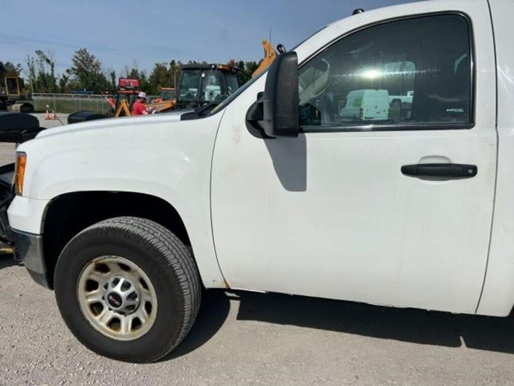 2014-gmc-sierra-3500-image-59