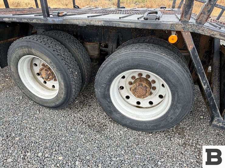 1988-peterbilt-377-image-17